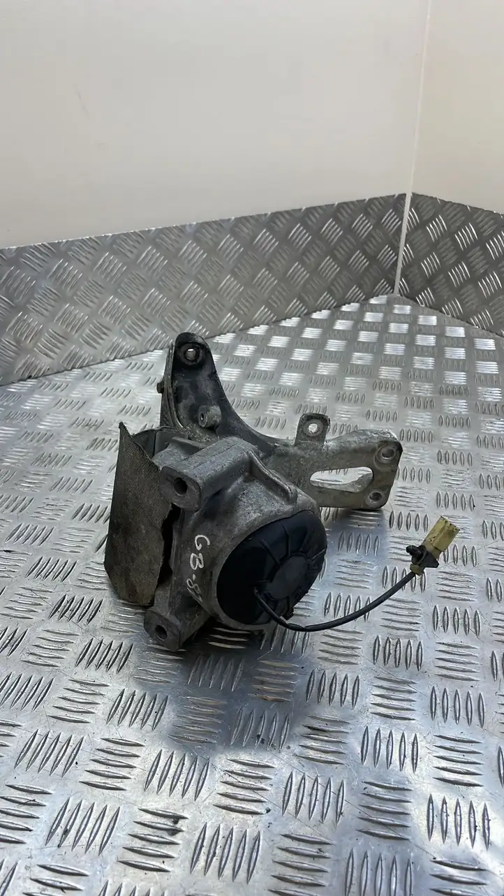 Audi A5 8T 8F (2007 - 2011) 8K0109308 Опора двигателя — фото 1