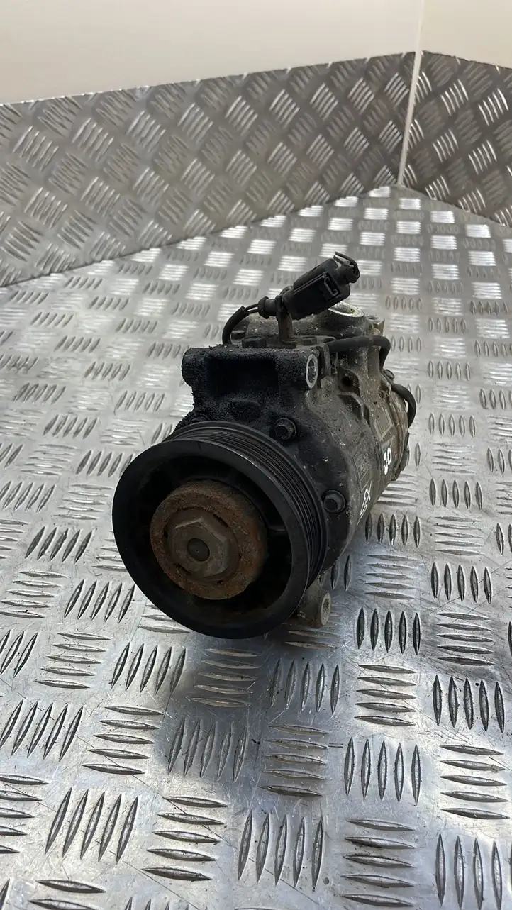 Audi A5 8T 8F (2007 - 2011) 8K0260805F Компрессор (насос) кондиционера воздуха — фото 1