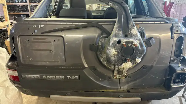 Land Rover Freelander 2 - LR2 (2006 - 2010) Крышка багажника — фото 1