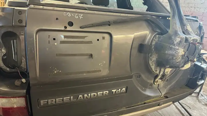 Land Rover Freelander 2 - LR2 (2006 - 2010) Крышка багажника — фото 3