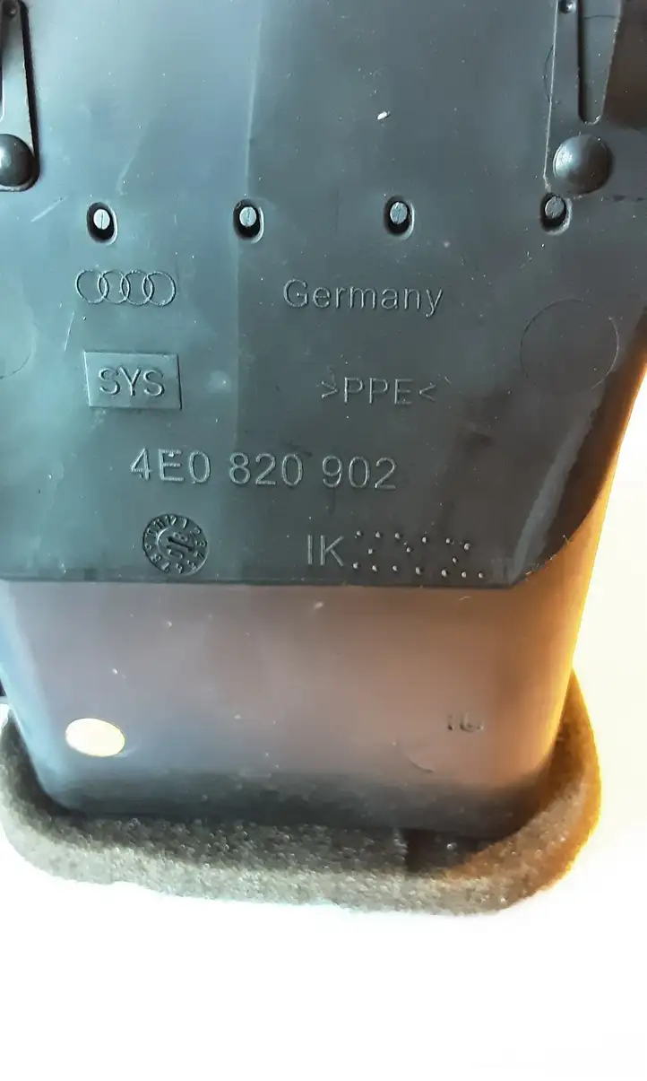 Audi A8 S8 D3 4E (2005 - 2007) 4E0820902 Боковой воздушный дефлектор — фото 3