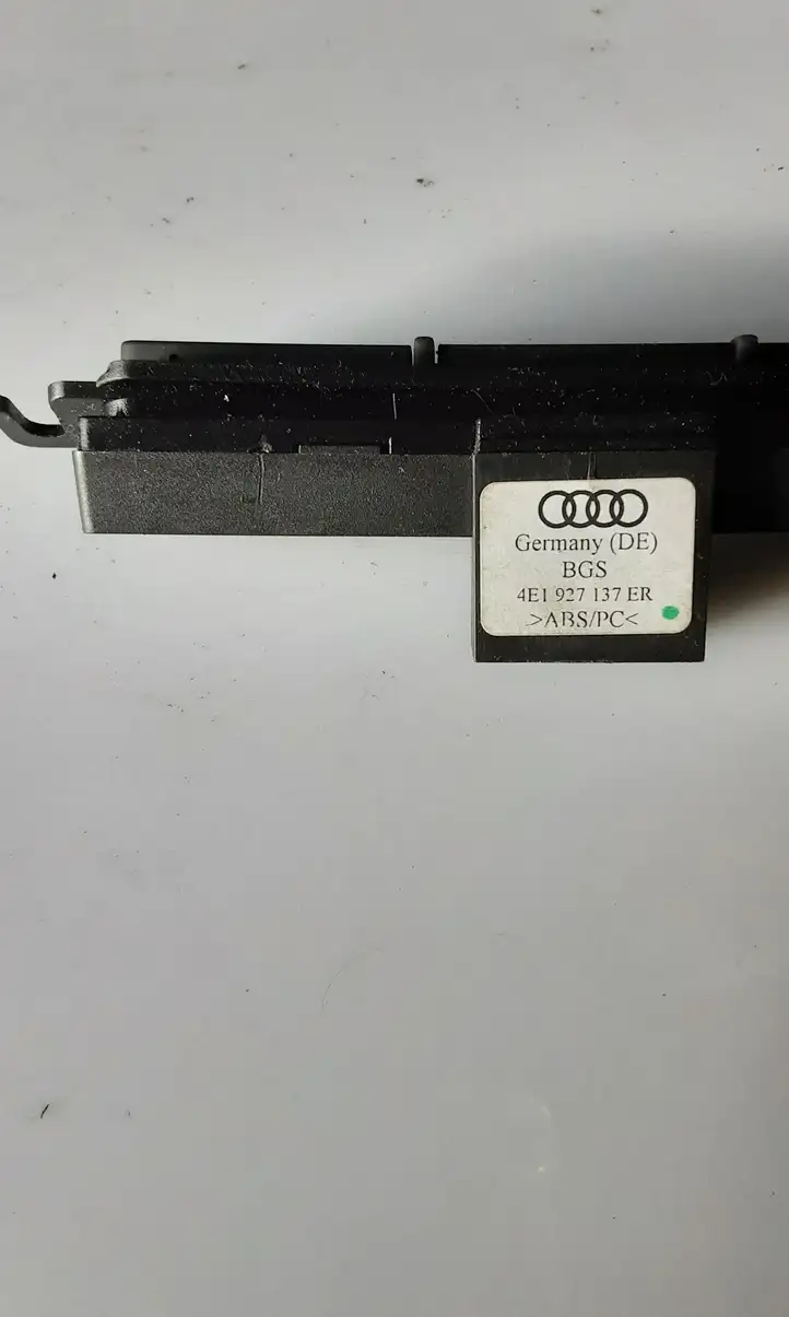 Audi A8 S8 D3 4E (2005 - 2007) 4E1927137ER Включатель аварийных фонарей — фото 3