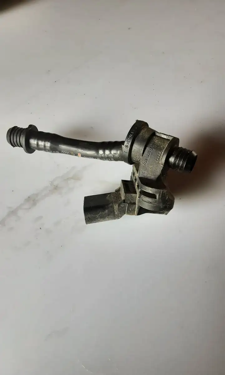 Audi A8 S8 D3 4E (2005 - 2007) 0261230053 Датчик давления воздуха впуска — фото 2