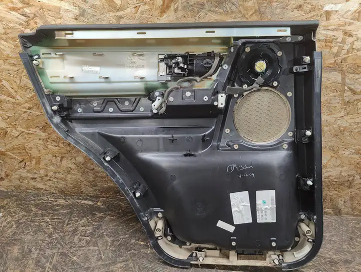 Land Rover Discovery 4 - LR4 (2009 - 2013) AH2220184ADW Обшивка задней двери — фото 4