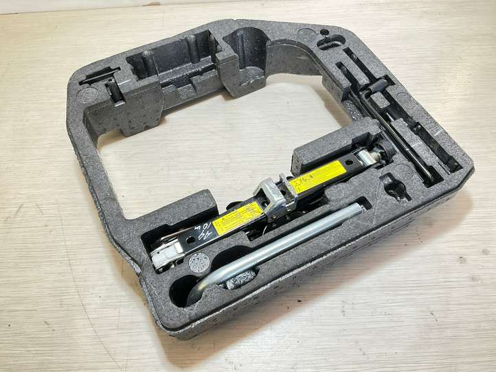 Audi A4 (2007 - 2011)  8T0012109A Комплект инструментов