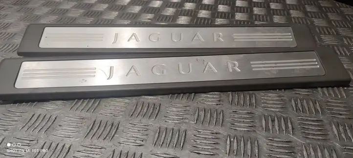 Jaguar XF X250 (2007 - 2015) 8X2313200A Внутренняя отделка переднего порога — фото 3