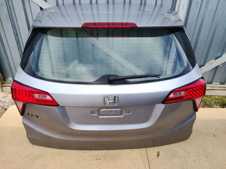 Honda HR-V (2015 - 2020) Крышка багажника — фото 1