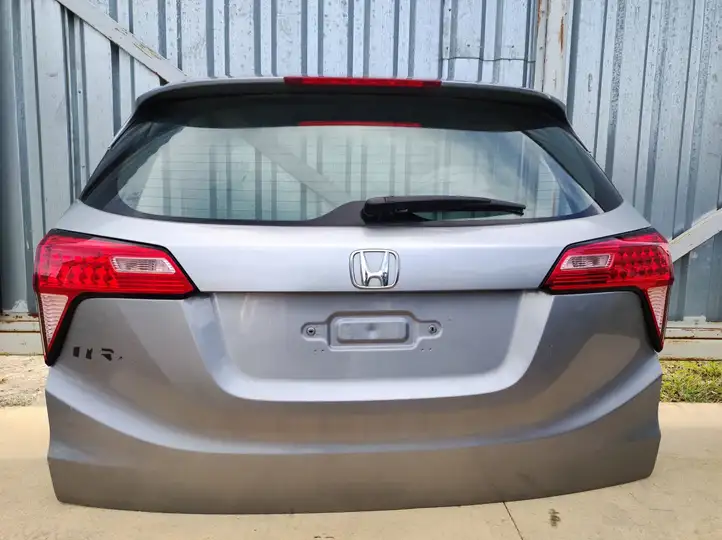 Honda HR-V (2015 - 2020) Крышка багажника — фото 2