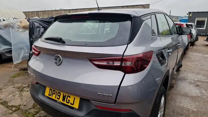 Opel Grandland X (2017 - ) Крышка багажника — фото 2