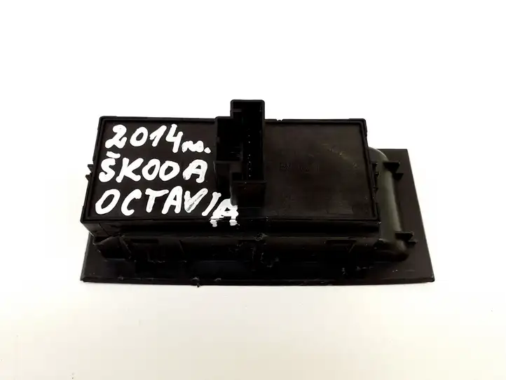 Skoda Octavia Mk3 (5E) (2013 - 2019) 5E0959857 Кнопка стеклоподъемников — фото 3