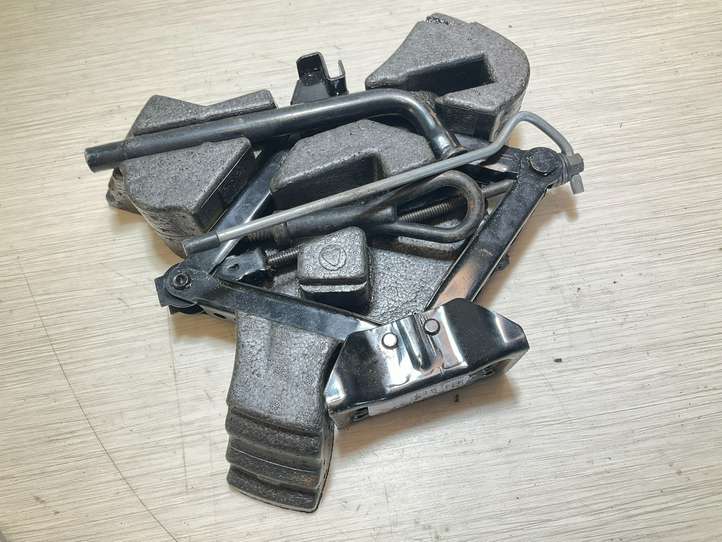Ford Kuga I (2008 - 2012)  8V0804117A8 Комплект инструментов