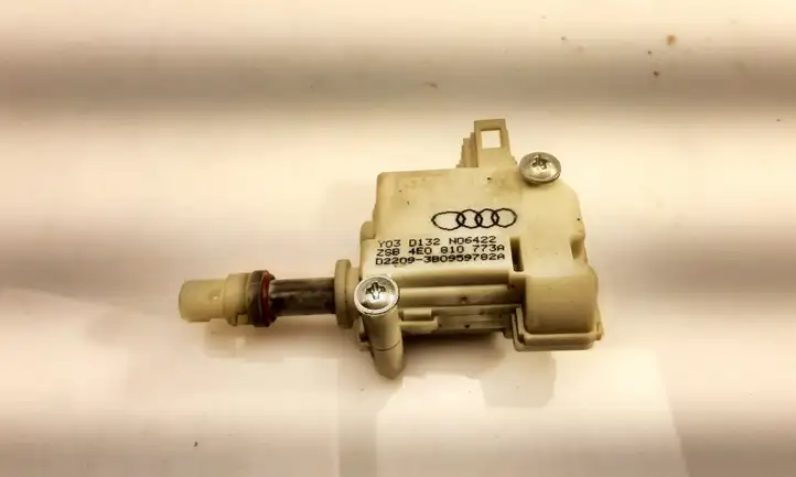 Audi A8 S8 D3 4E (2005 - 2007) 4E0810773A Замок крышки топливного бака — фото 1