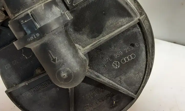 Audi A8 S8 D3 4E (2005 - 2007) 07L959253C Насос вторичного воздуха — фото 4