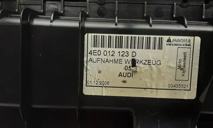 Audi A8 S8 D3 4E (2005 - 2007) 4E0012123D Ящик для хранения в багажнике — фото 4