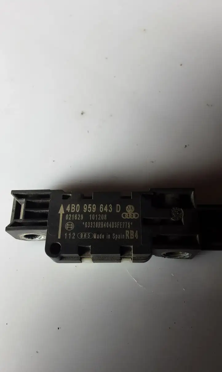 Audi A8 S8 D3 4E (2005 - 2007) 4B0959643D Датчик удара SRS — фото 3