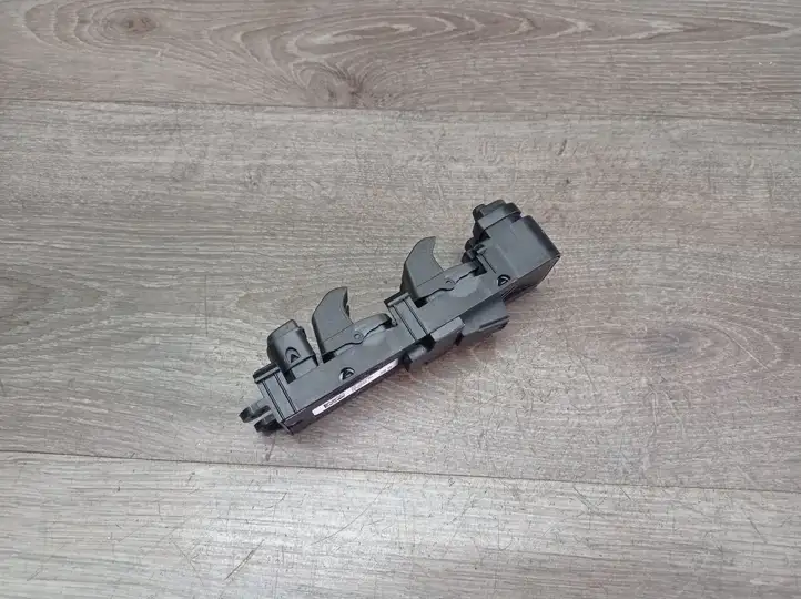 Volvo V70 (2007 - 2013) Кнопка стеклоподъемников — фото 4