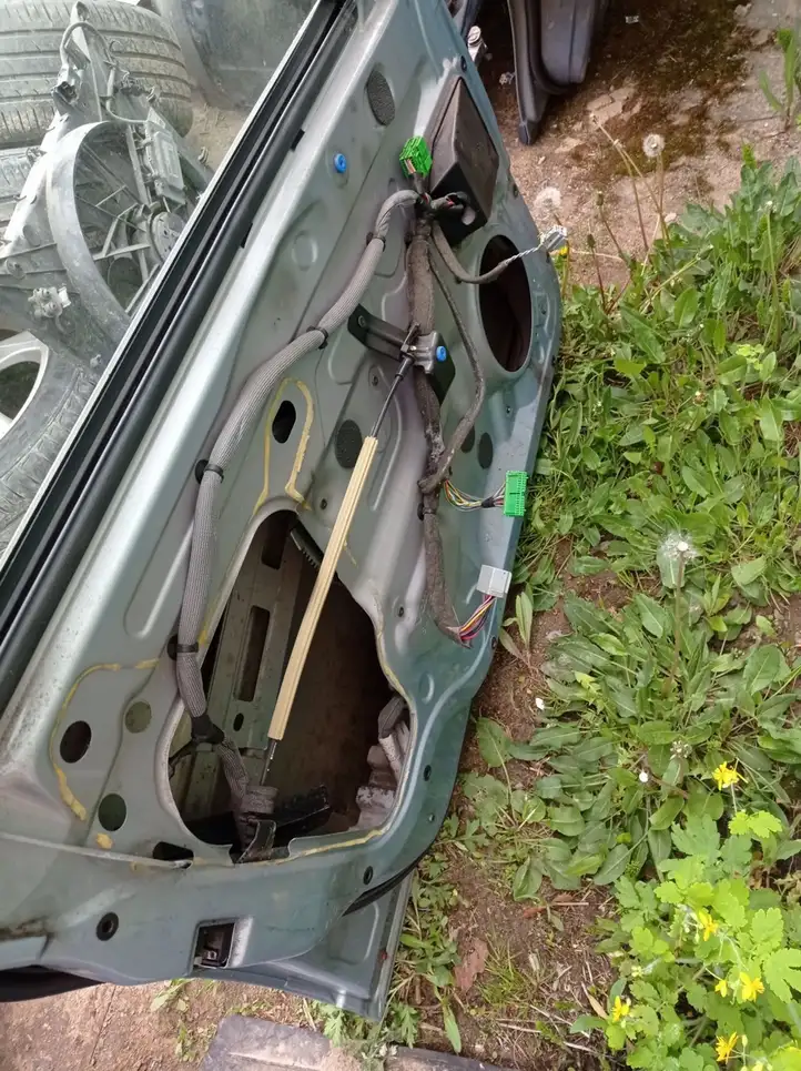 Volvo S60 (2000 - 2004) Дверь — фото 3