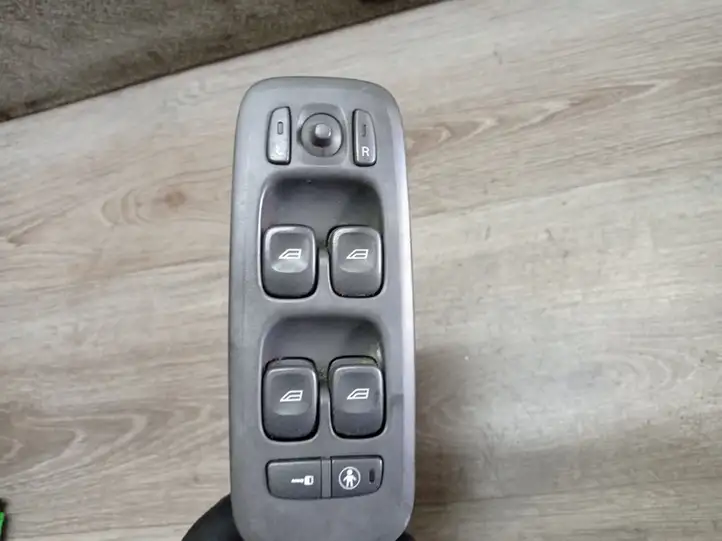 Volvo S60 (2000 - 2004) Кнопка стеклоподъемников — фото 4