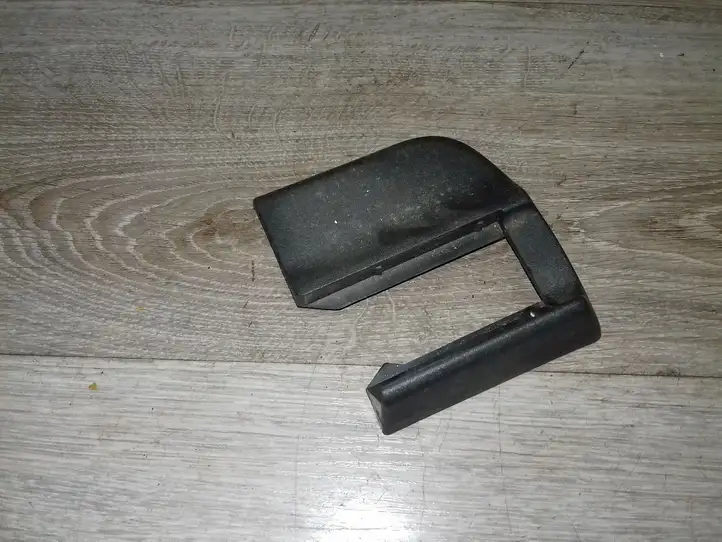 Volvo V50 (2004 - 2008) Отделка салазок сиденья пассажира — фото 1