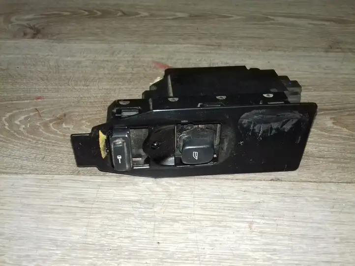 Volvo S60 (2004 - 2010) Кнопка стеклоподъемников — фото 1