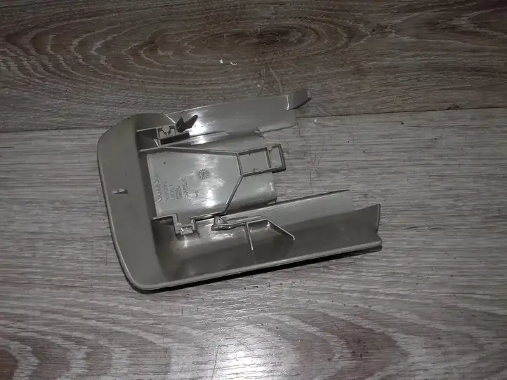 Volvo V70 (2004 - 2007) Прочие детали салона — фото 2