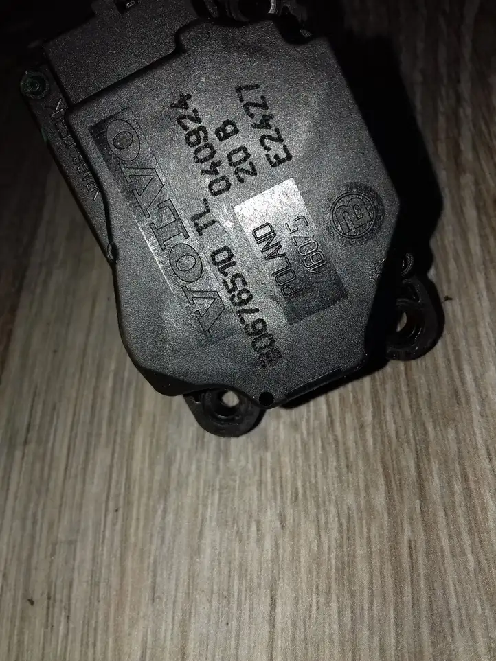 Volvo V70 (2004 - 2007) Двигатель задвижки потока воздуха — фото 3