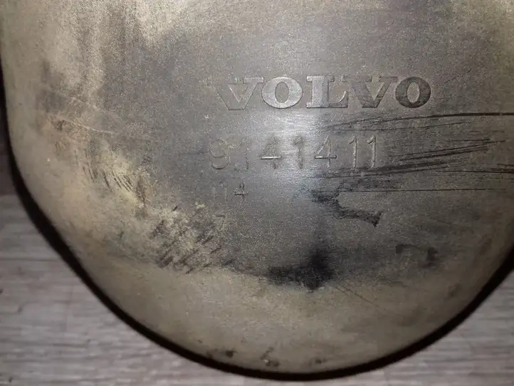 Volvo V70 (2000 - 2004) Отделка лючка топливного бака — фото 3