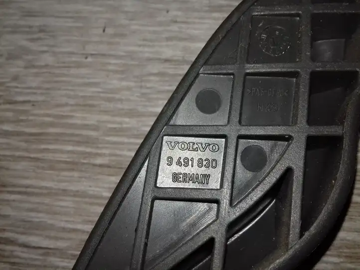 Volvo V70 (2000 - 2004) Регулировка рулевой колонки — фото 3
