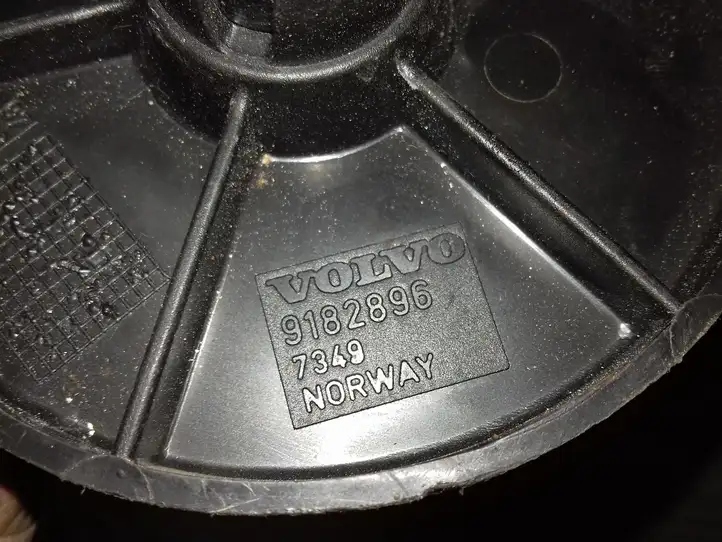 Volvo S60 (2004 - 2010) Кронштейн запасного колеса — фото 4