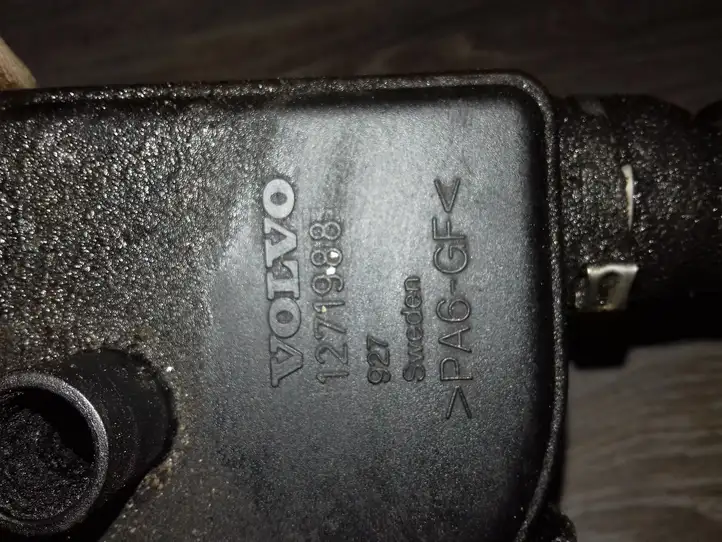 Volvo S80 (1998 - 2004) Шланг сапуна — фото 3