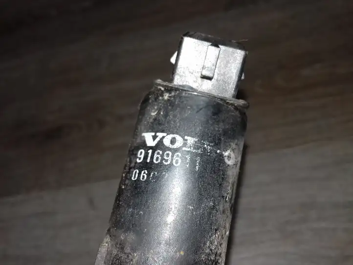 Volvo V70 (2000 - 2004) 0602103950 Насос омывателя стекла — фото 2