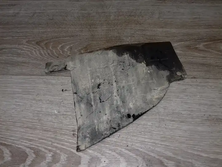 Volvo V70 (2004 - 2007) Кронштейн переднего подкрылка — фото 2
