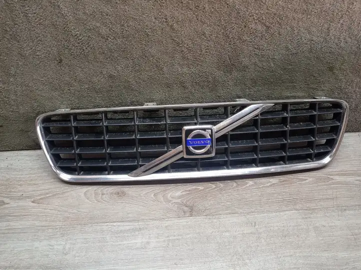 Volvo S60 (2000 - 2004) Верхняя решетка радиатора — фото 1