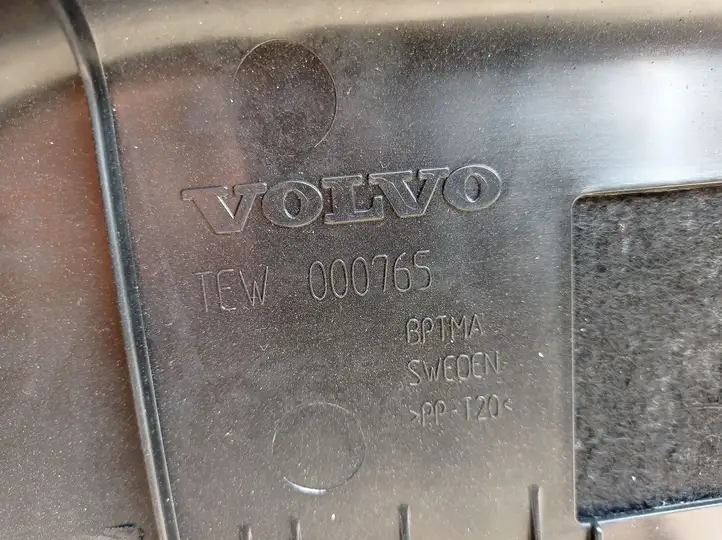Volvo V70 (2007 - 2013) Обшивка багажника — фото 2