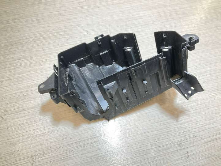 Volvo XC90 (2014 - 2019)  31398000 Крышка ящика предохранителей