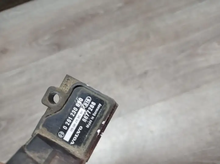 Volvo V70 (2004 - 2007) Датчик давления воздуха впуска — фото 3