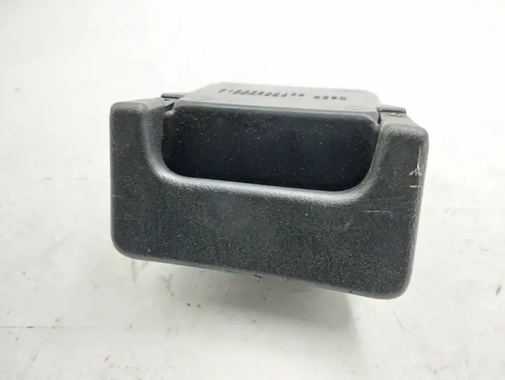 Toyota RAV 4 (XA20) (2000 - 2005) 7411144010 Передняя пепельница — фото 5