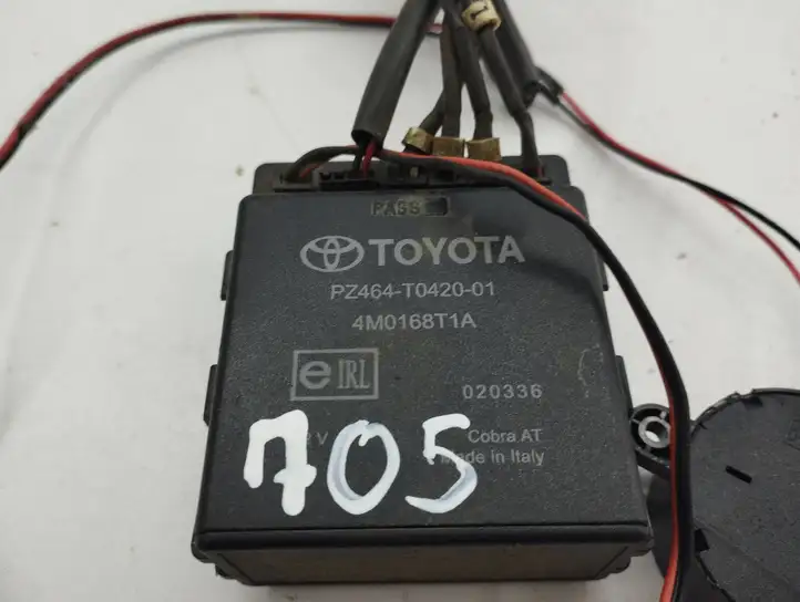 Toyota Corolla Verso AR10 (2004 - 2009) PZ464T042001 Блок управления парктрониками — фото 3