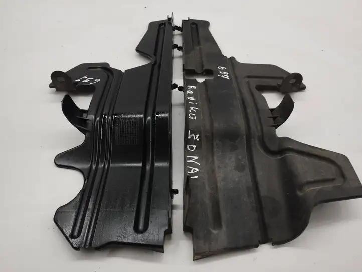 Toyota Corolla Verso AR10 (2004 - 2009) 532860F040 Кронштейн панели радиатора — фото 1