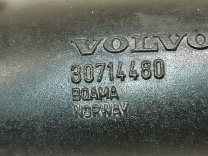 Volvo V70 (2004 - 2007) 30714480 Трубка подачи воздуха — фото 3