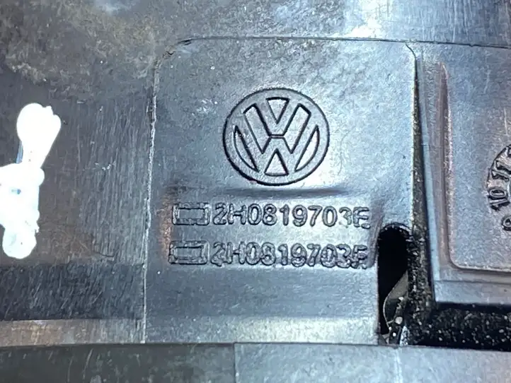 Volkswagen Amarok (2010 - ) 2H0819703E Центральный воздушный дефлектор — фото 4