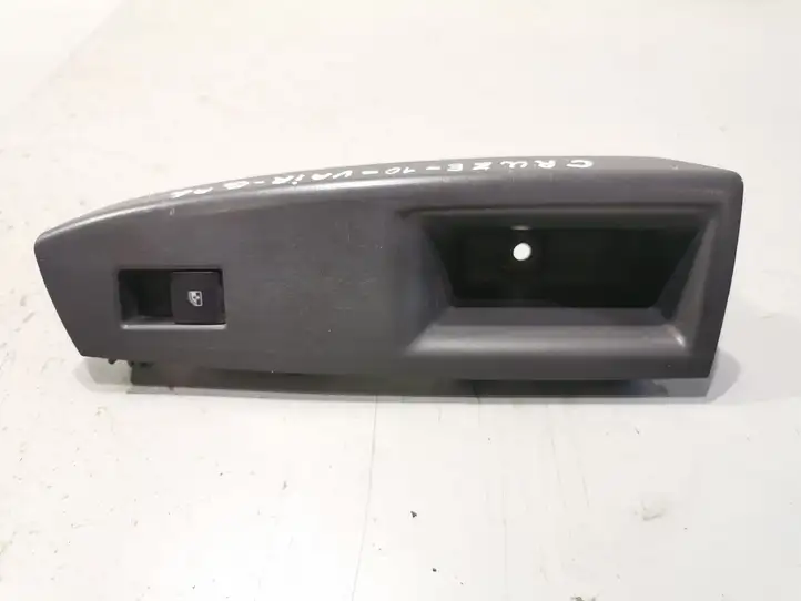 Chevrolet Cruze (2009 - 2012) 13305368 Блок кнопок стеклоподъемников — фото 1