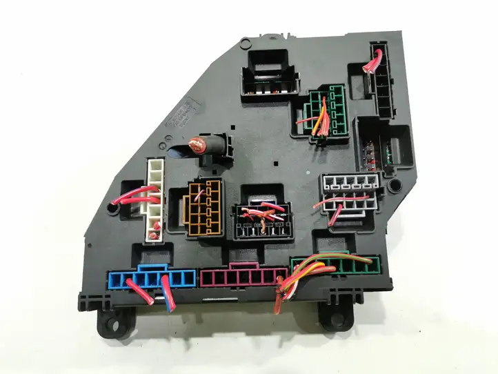 BMW 5 F10 F11 (2009 - 2016) 9234423 Блок предохранителей — фото 2
