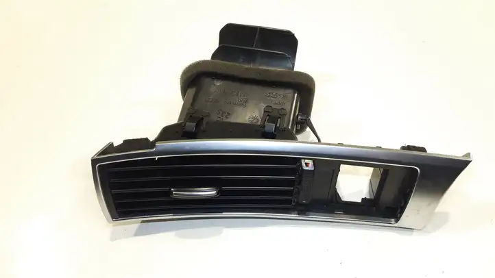 Audi A6 S6 C6 4F (2004 - 2008) 4F1820901D Боковой воздушный дефлектор — фото 1