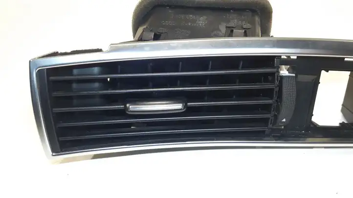 Audi A6 S6 C6 4F (2004 - 2008) 4F1820901D Боковой воздушный дефлектор — фото 2