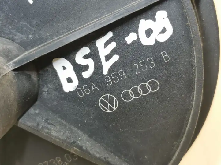 Volkswagen Golf V (2003 - 2009) 06A959253B Насос вторичного воздуха — фото 4