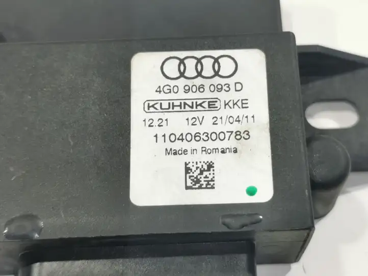 Audi A7 S7 4G (2010 - 2014) 4G0906093D Блок управления топливным насосом — фото 2
