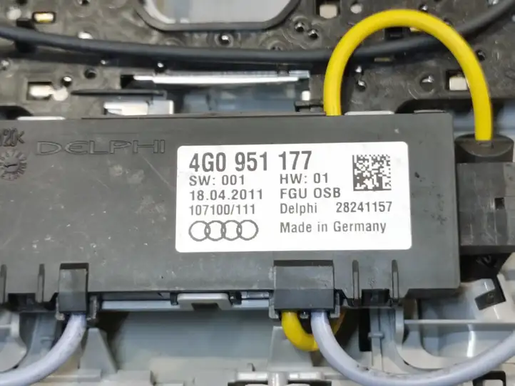Audi A7 S7 4G (2010 - 2014) 4G0951177 Передняя подсветка — фото 3