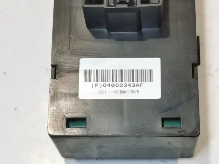 Chrysler 300 - 300C (2005 - 2011) P04602343AF Блок кнопок стеклоподъемников — фото 4