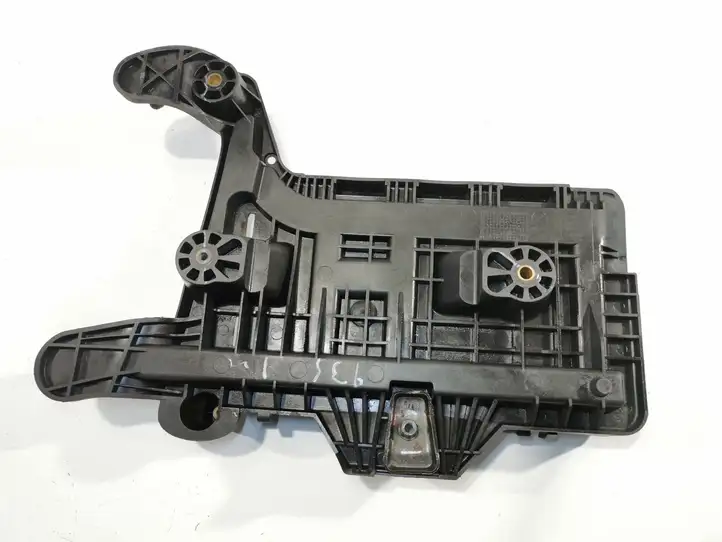 Volkswagen Golf VI (2009 - 2013) 1KM915333 Площадка аккумулятора — фото 1
